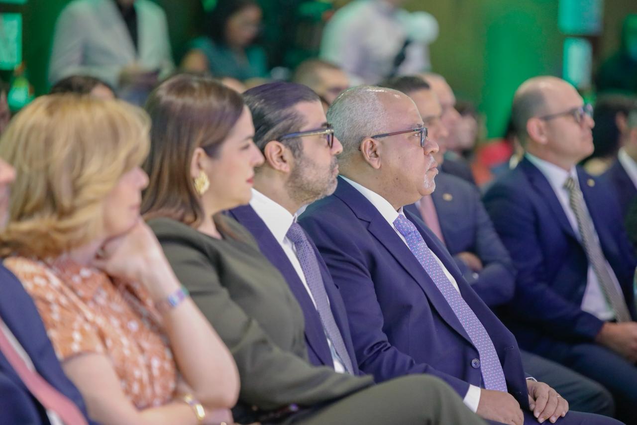 Direcrtor Promipyme Asiste Foro Del Dinero